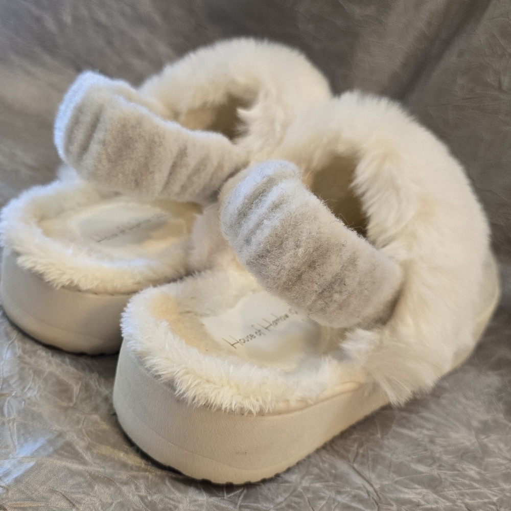 House of Harlow 1960 Cream Fur Slippers - Picture 11 of 13